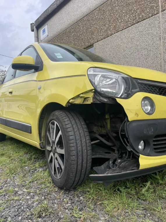 Changement pare-choc d'une Twingo , Auchy-lez-Orchies, AFO Carrosserie