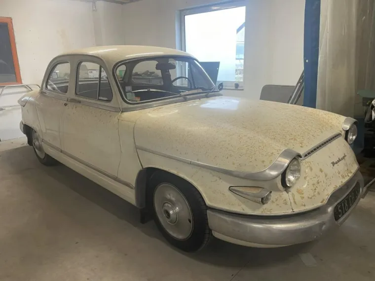 Une panhard PL17 chez AFO Carrosserie !, Auchy-lez-Orchies, AFO Carrosserie