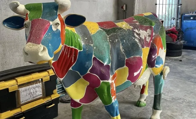 AFO CARROSSERIE Restaure SMARTIES la vache vedette à Auchy lez Orchies , Auchy-lez-Orchies, AFO Carrosserie