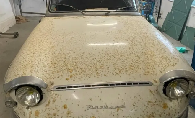 Une panhard PL17 chez AFO Carrosserie !, Auchy-lez-Orchies, AFO Carrosserie