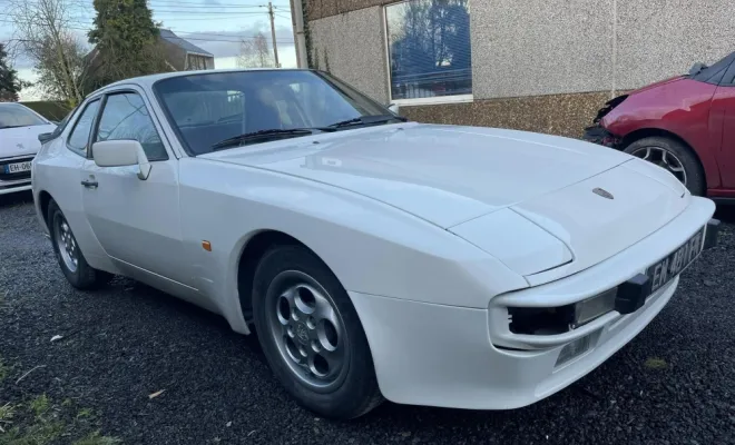 Porsche 944 4